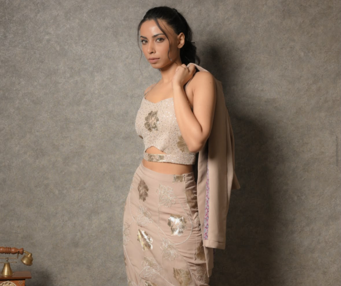 Nude skirt set